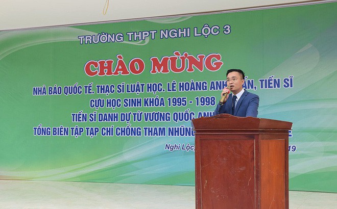 Người xưng nhà báo quốc tế từng trao đổi 2 tiết với sinh viên HV Báo chí và Tuyên truyền - Ảnh 1.