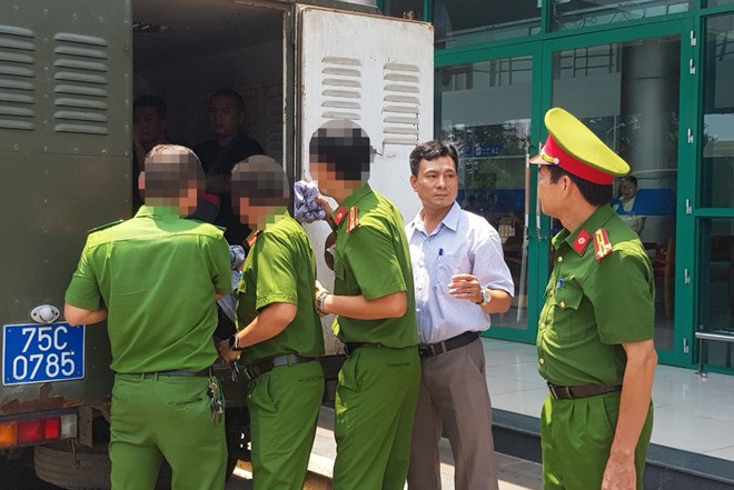 Truy bắt băng nhóm giang hồ chém người ở Huế rồi trốn vào TP Hồ Chí Minh - Ảnh 2.