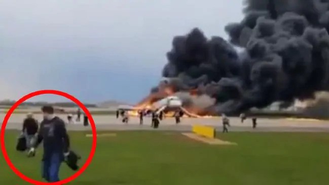 Hành khách bị chỉ trích nặng nề nhất trong thảm họa máy bay Nga vì chặn đường thoát hiểm - Ảnh 4.