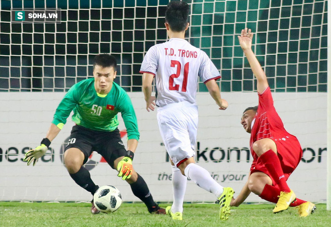 Thủ môn quốc dân Bùi Tiến Dũng đứng trước cơ hội lớn nhưng đầy rủi ro ở Hà Nội FC - Ảnh 1.
