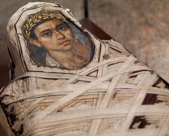 Bí ẩn những bức chân dung xác ướp Ai Cập cổ: Vẽ chính chủ và đa phần là nguyên liệu ngoại - Ảnh 5.