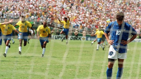 Từ Roberto Baggio tới Công Phượng: Hỏng Penalty và sự cay nghiệt của NHM - Ảnh 1.
