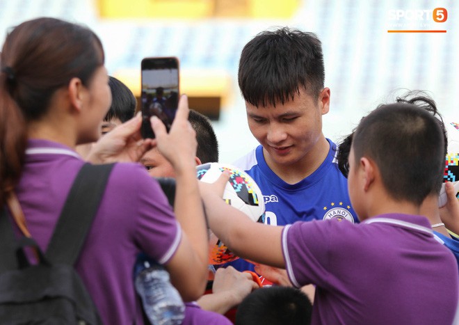 Quang Hải bị quá tải sau Kings Cup, được HLV trưởng Hà Nội FC đặc cách khi về tới Việt Nam - Ảnh 6.