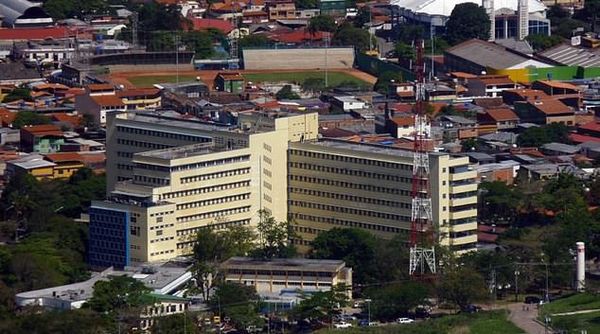 Những thi thể thối rữa trong bệnh viện Venezuela vì thiếu điện - Ảnh 1.