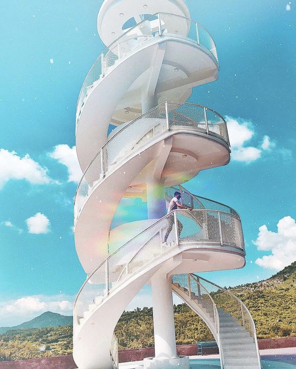 Nha Trang xuất hiện cầu thang xoắn trắng muốt, hứa hẹn trở thành bậc thang lên thiên đường sống ảo của giới trẻ - Ảnh 5.