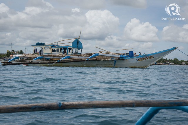 Đuôi tàu vỡ nát, đồ đạc bị nước biển cuốn sạch: Thuyền trưởng tàu Philippines vẫn bất chấp tàu TQ - Ảnh 4.