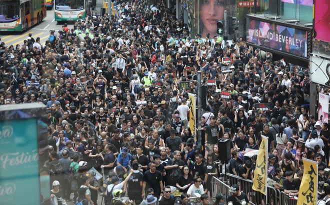 Người dân kết thúc biểu tình, trở về nhà, TT Trump có thể gặp ông Tập bàn về Hong Kong - Ảnh 42.