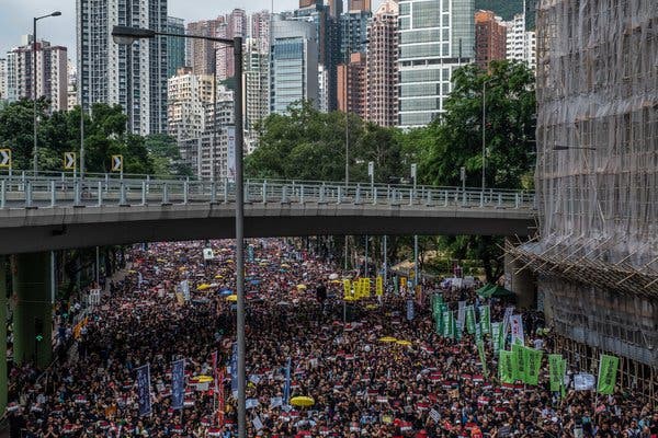 Người dân kết thúc biểu tình, trở về nhà, TT Trump có thể gặp ông Tập bàn về Hong Kong - Ảnh 17.