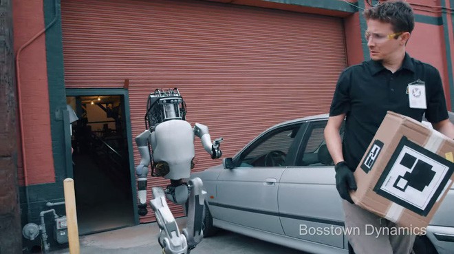 Video đáng sợ về viễn cảnh robot bị hành hạ dẫn đến nổi loạn, quay ra thống trị loài người - Ảnh 4.