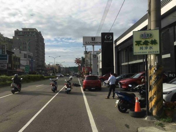 Nam thanh niên người Việt ở Đài Loan tử vong khi tham gia giao thông vì sự bất cẩn nhiều tài xế ô tô mắc phải - Ảnh 2.