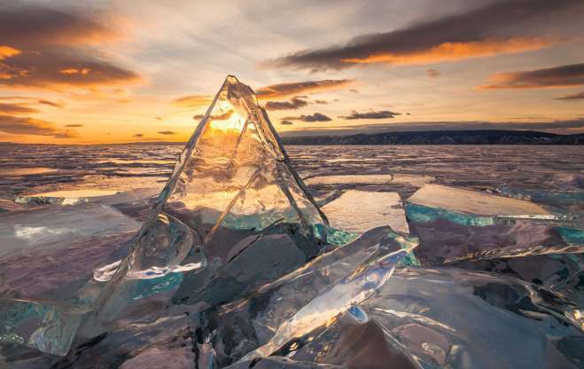 Những hình ảnh đáng kinh ngạc về tạo hình băng trên hồ Baikal - Ảnh 15.