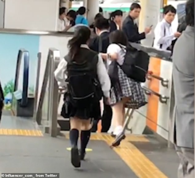 Nữ sinh Nhật Bản bị doanh nhân 30 tuổi sờ ngực tại tàu điện ngầm và cái kết bất ngờ dành cho kẻ biến thái - Ảnh 3.