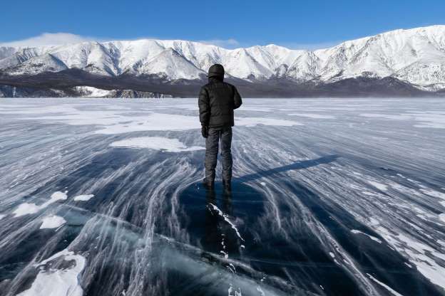 Những hình ảnh đáng kinh ngạc về tạo hình băng trên hồ Baikal - Ảnh 9.