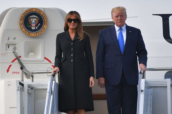 Lý do bà Melania Trump thường đeo kính râm mỗi lần xuất hiện trước công chúng - Ảnh 1.