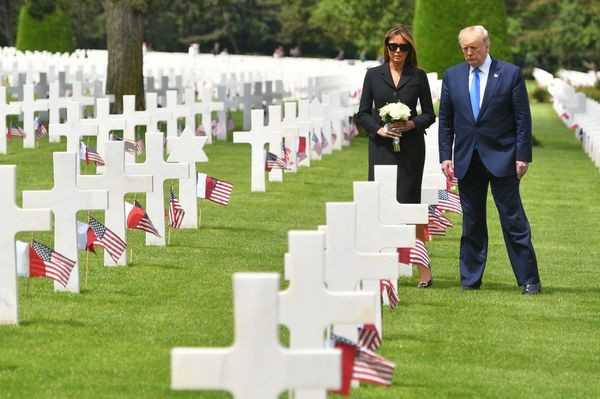 Lý do bà Melania Trump thường đeo kính râm mỗi lần xuất hiện trước công chúng - Ảnh 2.