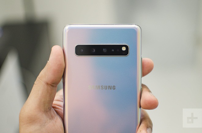 Galaxy S10 5G giá 1300 USD tại Mỹ, Hàn Quốc được bán rẻ mạt 14-15 triệu tại Việt Nam - Ảnh 1.