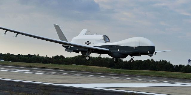 Iran bắn tan xác UAV RQ-4A Global Hawk: Con quái vật Hải quân Mỹ gục ngã trong đau đớn! - Ảnh 1.