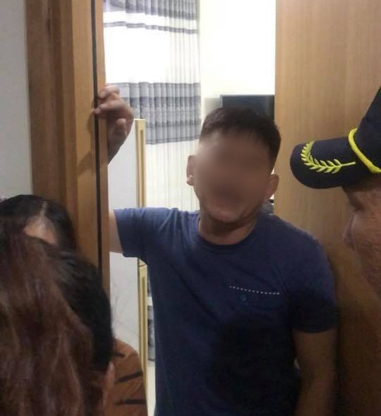 Công an điều tra vụ thiếu nữ 15 tuổi tố bị ông chủ tiệm salon tóc ở Sài Gòn xâm hại tình dục khi gội đầu - Ảnh 2.