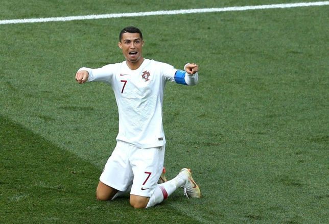 Chỉ vì một trò tiêu khiển bình thường, Ronaldo bỗng dưng trở thành đề tài đàm tiếu của cư dân mạng - Ảnh 6.