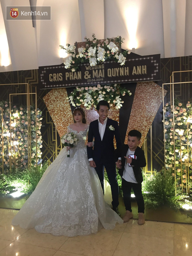 Cập nhật: Pewpew cùng bạn gái xuất hiện tại đám cưới Cris Phan - Mai Quỳnh Anh - Ảnh 1.