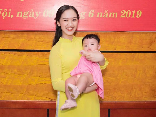 Hoa khôi Hà thành kể chuyện vừa sinh con vừa tốt nghiệp cử nhân Luật loại Giỏi: Nếu các nữ sinh mang thai ngoài ý muốn, hãy thẳng thắn đối diện - Ảnh 4.