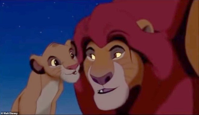 Mufasa và Simba phiên bản đời thật: Khoảnh khắc sư tử con nũng nịu trong vòng tay cha khiến ai xem cũng tan chảy trái tim - Ảnh 7.