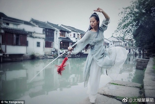 Võ công bí ẩn của nữ cao thủ đẹp nhất Trung Quốc được kêu gọi xử kẻ thách đấu Từ Hiểu Đông - Ảnh 8.
