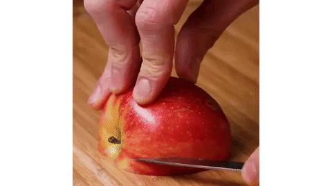 Hô biến trái táo thành thiên nga chỉ với mẹo vặt này, vụng mấy cũng có thể làm được - Ảnh 1.