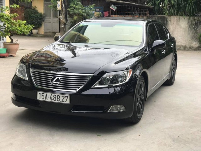 Qua thời đỉnh cao, Lexus LS460 bán lại rẻ như như Toyota Altis - Ảnh 1.