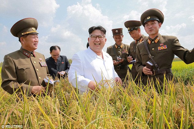 Người Triều Tiên: Không thể quên được nụ cười của lãnh đạo tối cao tận tụy vì người dân - Ảnh 2.