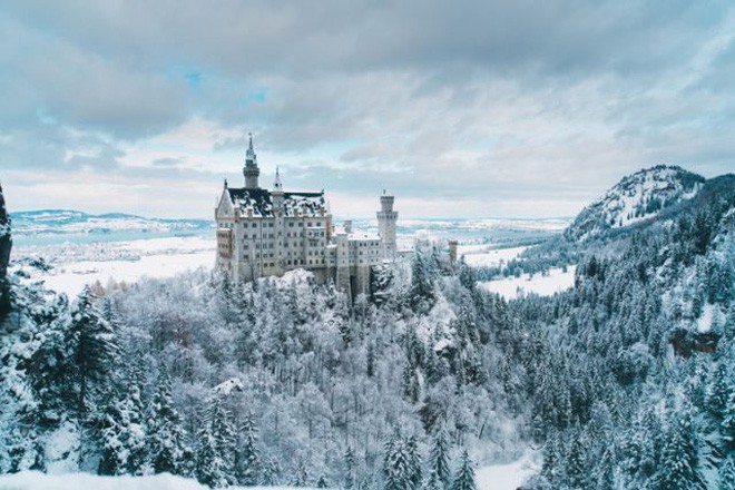 Vua điên xứ Bavaria: Cả đời đắm chìm trong cổ tích ảo mộng, đến cái chết cũng đầy bí ẩn tại tòa lâu đài đẹp nhất châu Âu - Ảnh 12.