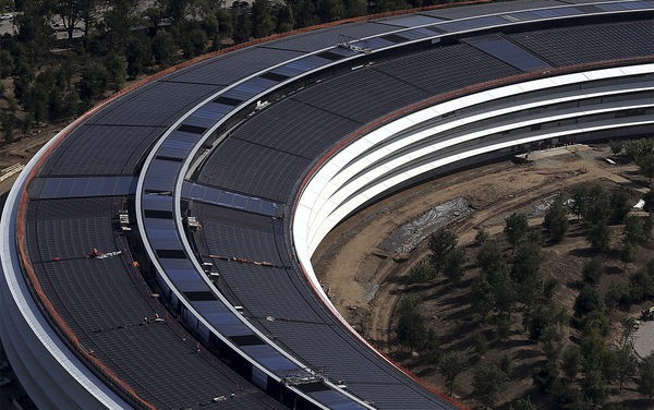 Hoá ra trụ sở phi thuyền của Apple không nằm trên mặt đất - Ảnh 2.