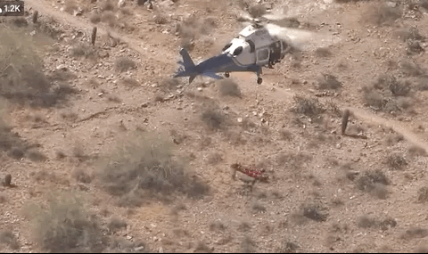 Pha cứu hộ bằng trực thăng sai trái chưa từng thấy lan truyền mạnh trên MXH  - Ảnh 2.