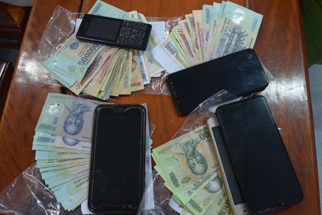 Người phụ nữ 55 tuổi tổ chức sòng bạc quý bà - Ảnh 3. Người phụ nữ 55 tuổi tổ chức sòng bạc quý bà - Ảnh 3.