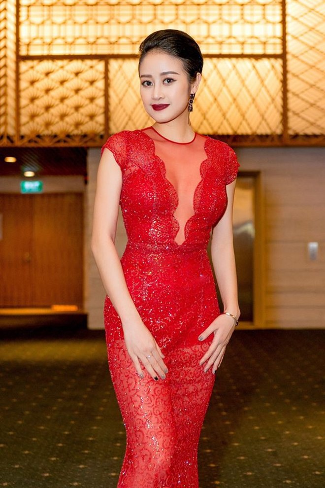 Lộ thiệp cưới của MC Phí Linh, danh tính chú rể khiến ai cũng bất ngờ - Ảnh 3.