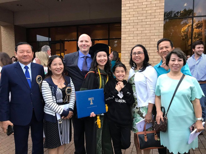 Lần đầu tiên có nữ du học sinh Việt tốt nghiệp thủ khoa ngành Dược một trường Đại học lớn tại Mỹ - Ảnh 5. Lần đầu tiên có nữ du học sinh Việt tốt nghiệp thủ khoa ngành Dược một trường Đại học lớn tại Mỹ - Ảnh 5.