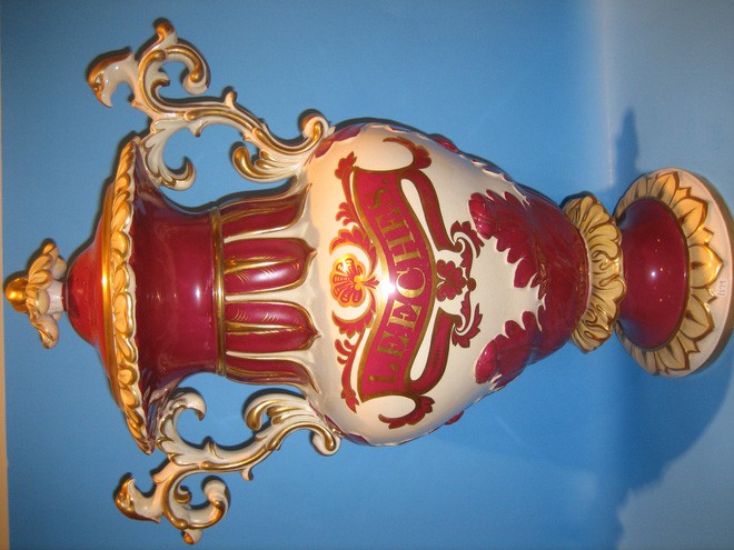 Ai mà ngờ chiếc bình gốm tinh tế này lại được dùng để nuôi loài vật kinh dị nhưng từng khiến cả nhân loại phát cuồng - Ảnh 10. Ai mà ngờ chiếc bình gốm tinh tế này lại được dùng để nuôi loài vật kinh dị nhưng từng khiến cả nhân loại phát cuồng - Ảnh 10.