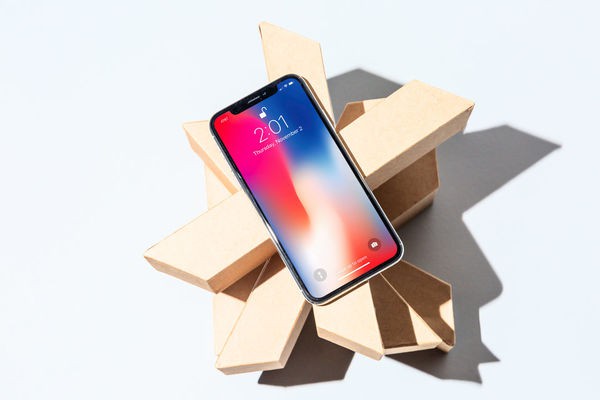 Apple tạo ra trào lưu tai thỏ với iPhone X nhưng nhiều nhà sản xuất đang muốn giết chết nó - Ảnh 4.