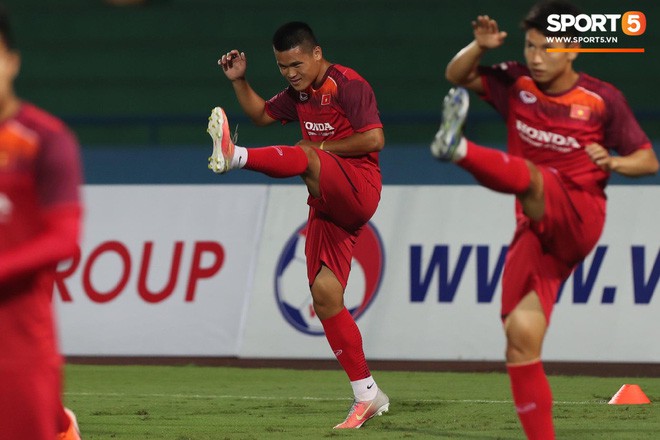 U23 Việt Nam đấu U23 Myanmar: Giá vé chợ đen tăng phi mã, gấp gần 5 lần giá gốc - Ảnh 7.