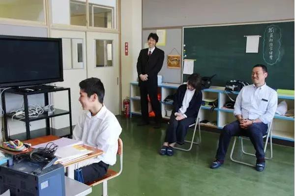 Trường học cô đơn nhất Nhật Bản: Mở cửa chỉ để đón 1 nam sinh, ngày cậu ấy tốt nghiệp trường cũng đóng cửa luôn - Ảnh 7.
