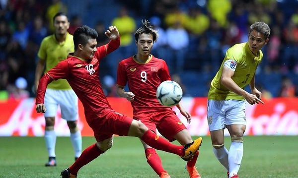 HLV Lê Thụy Hải: Thái Lan không còn đá bóng, thua Việt Nam vì đá bậy - Ảnh 1.