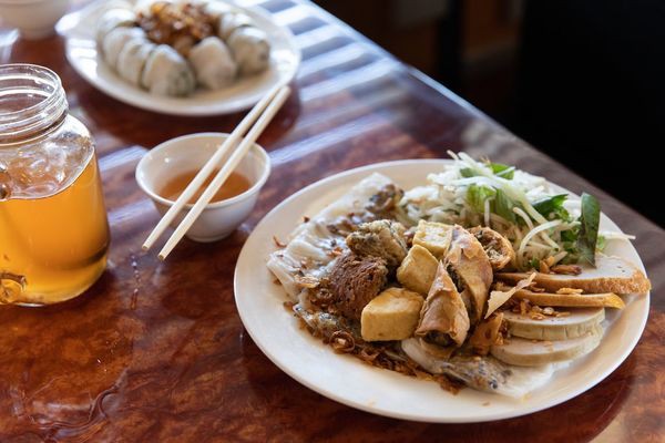 Bánh cuốn Việt Nam: Nét tinh tế ẩm thực được khen ngợi nức nở trên báo Mỹ - Ảnh 6.