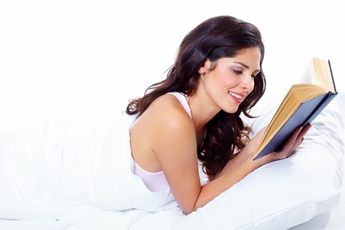 9 thói quen trước khi đi ngủ giúp bạn khỏe mạnh và yêu đời - Ảnh 1.