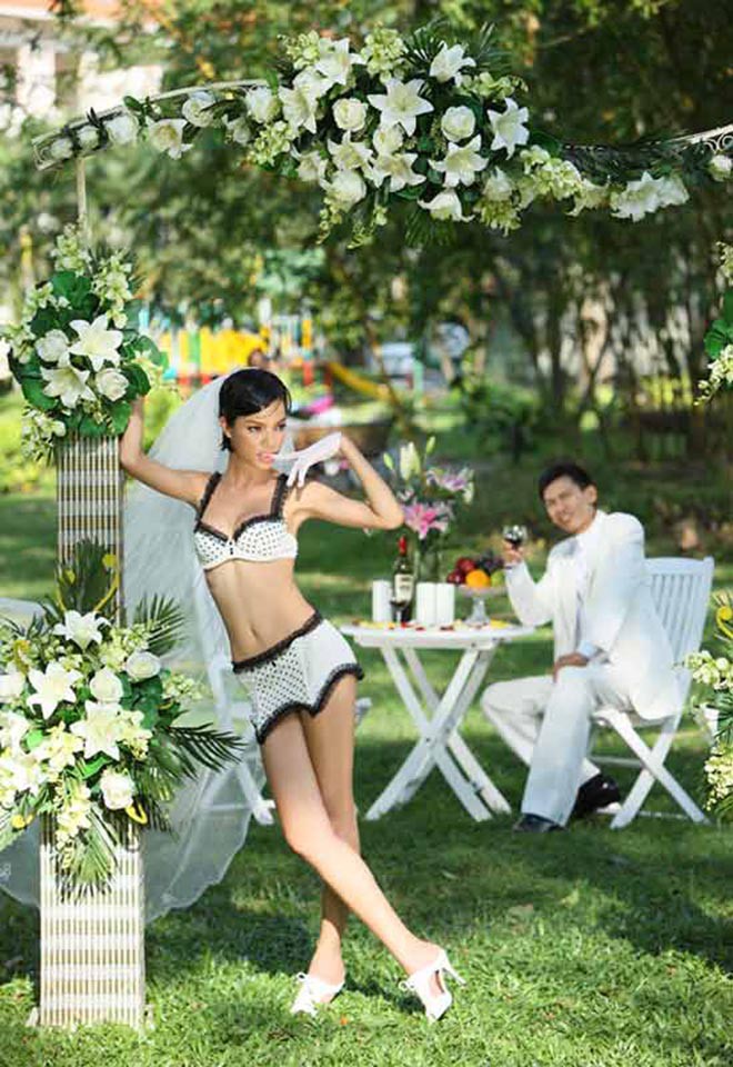 Ảnh cưới mặc bikini nóng bỏng, táo bạo của 3 mỹ nhân showbiz Việt - Ảnh 4.