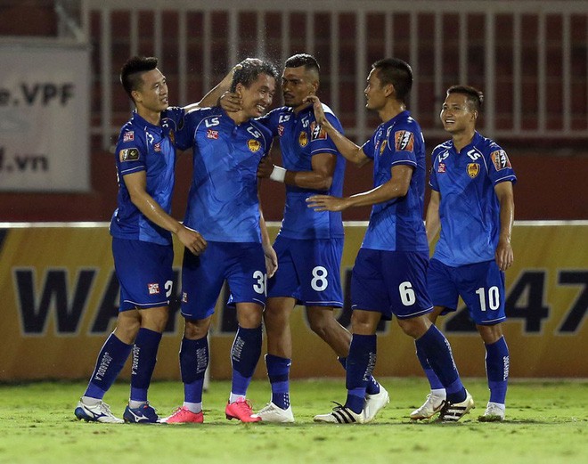 Siêu tiền đạo ghi bàn, CLB Quảng Nam đẩy HAGL xuống vị trí nguy hiểm ở V.League 2019 - Ảnh 2.