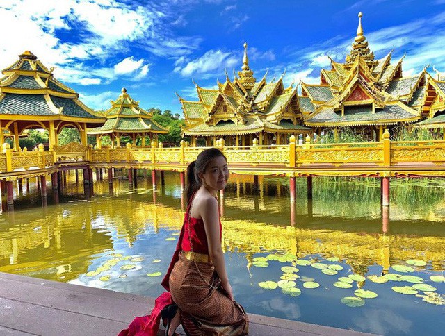 Không tin vào mắt mình ngôi đền được canh giữ bởi “cá khổng lồ” đẹp hệt cổ tích đang “gây bão” Thái Lan - Ảnh 16.