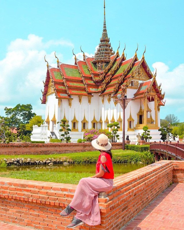 Không tin vào mắt mình ngôi đền được canh giữ bởi “cá khổng lồ” đẹp hệt cổ tích đang “gây bão” Thái Lan - Ảnh 8.