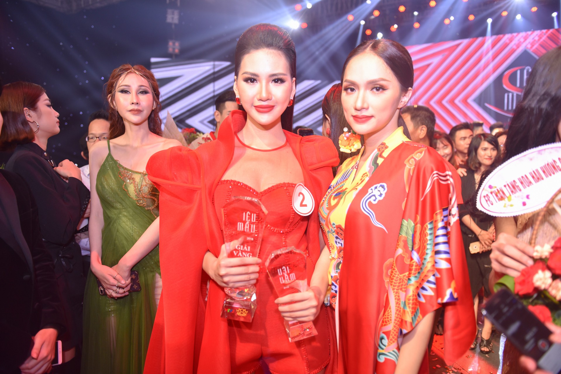 Siêu mẫu Việt Nam 2018: Vóc dáng nóng bỏng, nhiều đại gia theo đuổi - Ảnh 7.