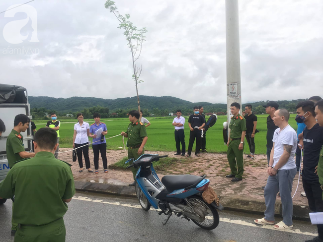 Hơn 100 cảnh sát đang bảo vệ khu vực thực nghiệm hiện trường vụ nữ sinh giao gà  ở Điện Biên - Ảnh 2.