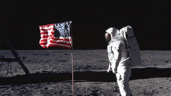 Vì sao đến cả người Mỹ cũng không tin vào sự kiện đặt chân lên Mặt Trăng, dù thời đó chưa có internet? - Ảnh 3.